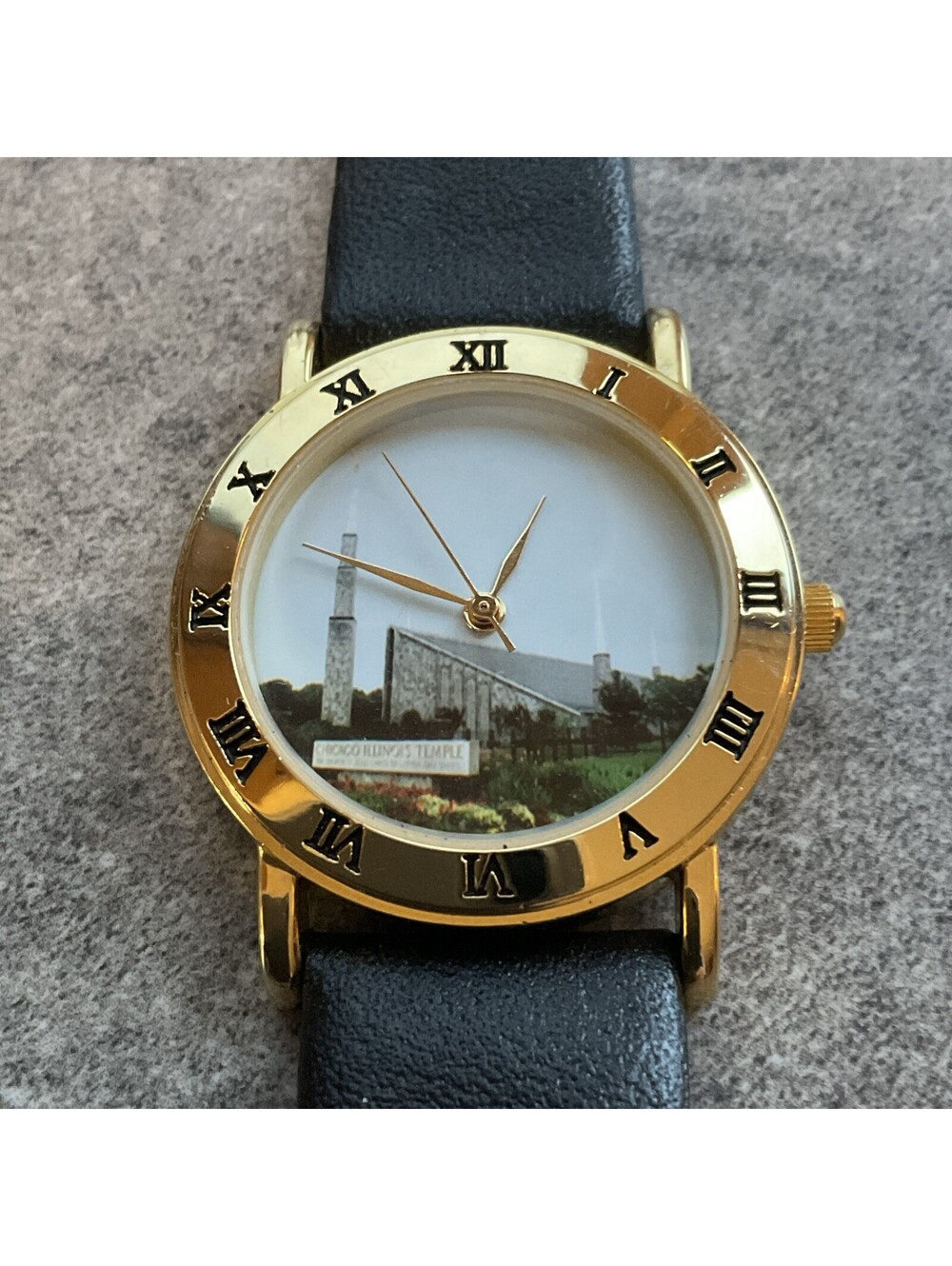 Vintage Chicago Illinois LDS Temple Mens Watch 32mm Gold Tone Case Black Band BL
